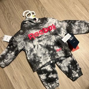 NWT* Reebok sweatsuit girls